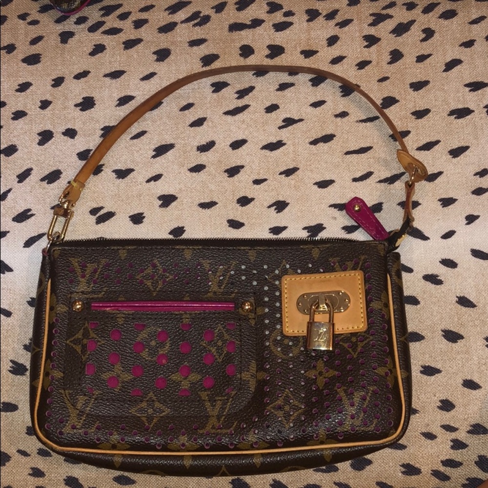 RARE Louis Vuitton Mini Pochette